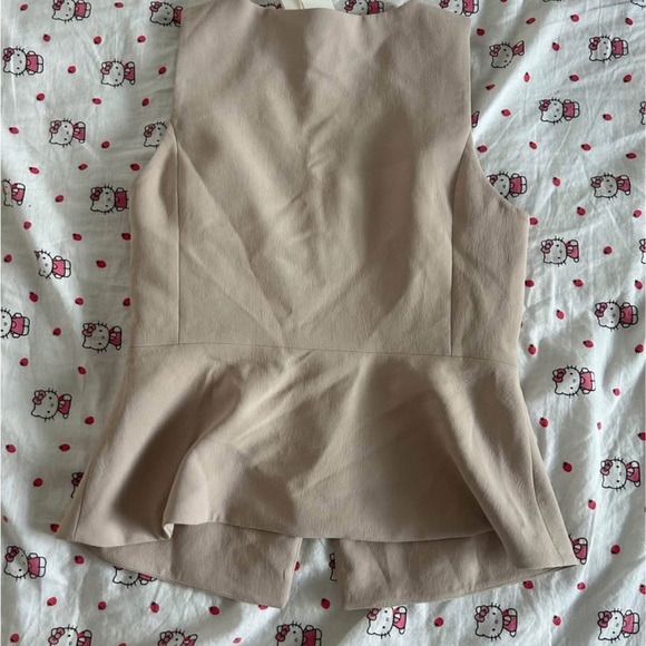 Aritzia Catherine Vest - Picture 5 of 5